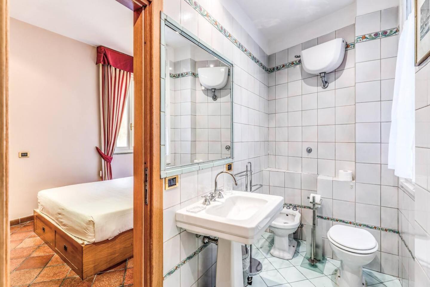 Cozy Flat In Trevi Fountain Apartment Rome